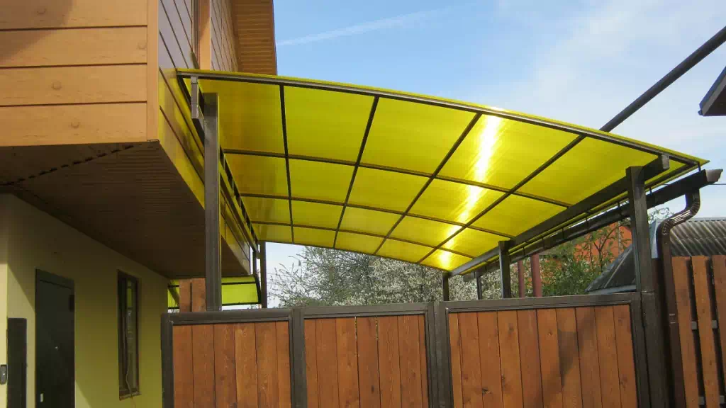 Навесы из сотового поликарбоната в Калининграде