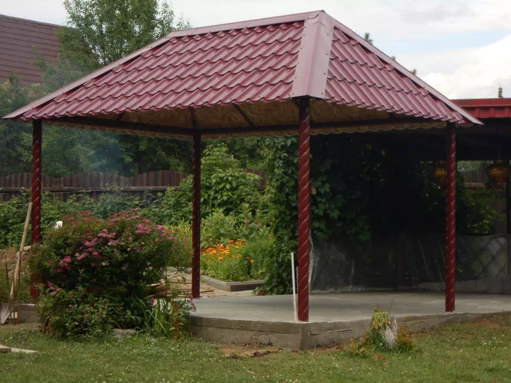 Навесы из металлочерепицы в Калининграде